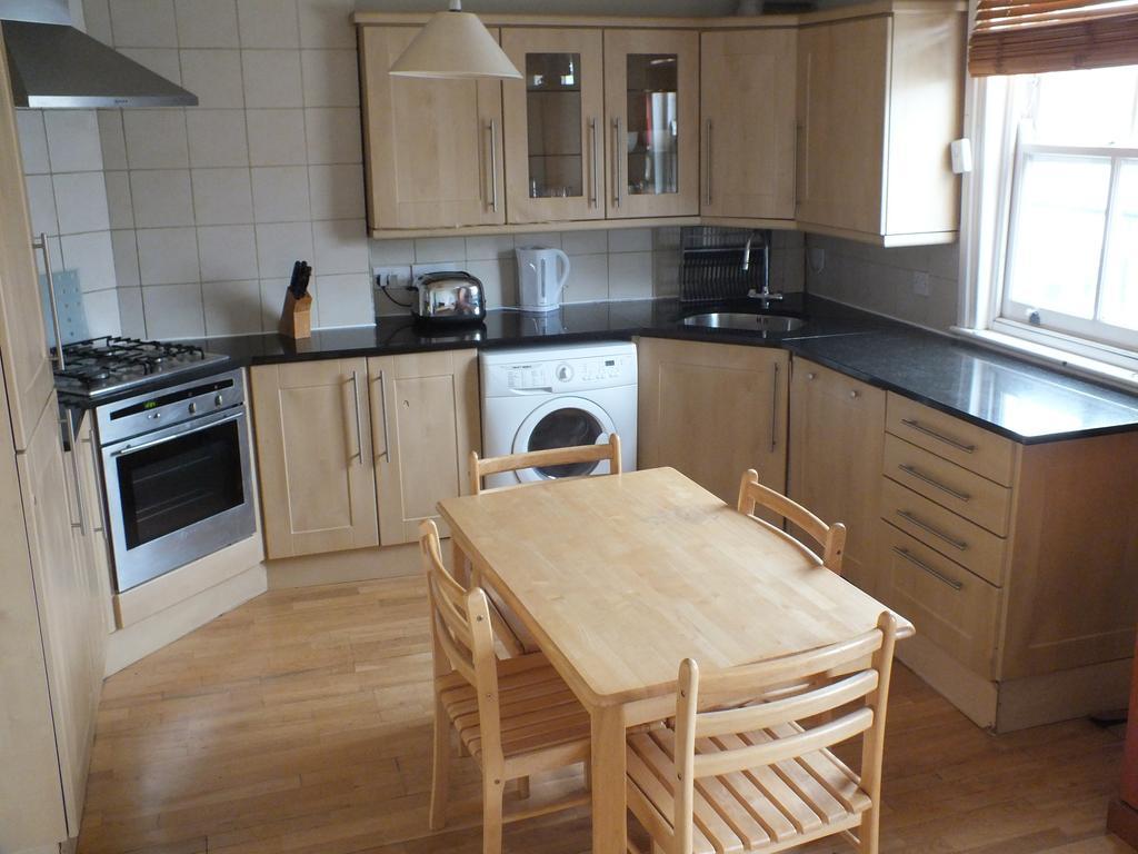 Ferienwohnung Access Earls Court London Zimmer foto